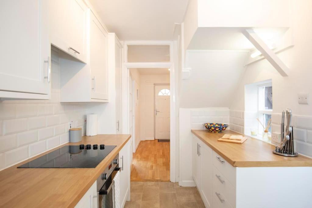 3 Bed House/Garden/Wi-Fi/Parking/Central Location Villa Guildford Ngoại thất bức ảnh